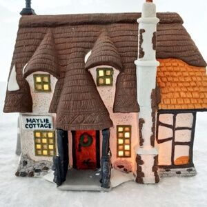 Maylie Cottage from Oliver Twist, Dickens Village Series, Dept 56